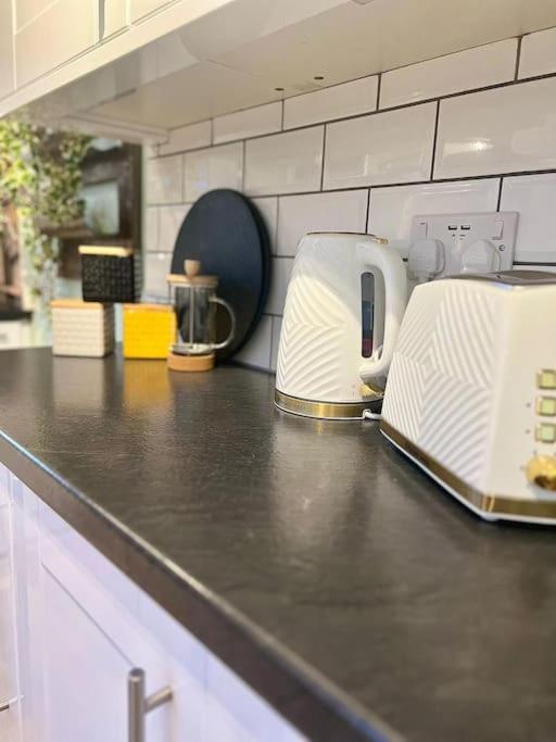 Canalside Terrace-Boutique Stay Worcester City Екстер'єр фото