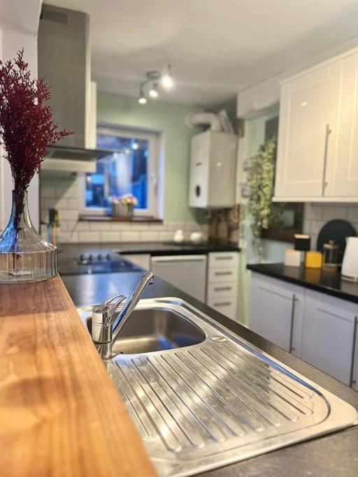 Canalside Terrace-Boutique Stay Worcester City Екстер'єр фото